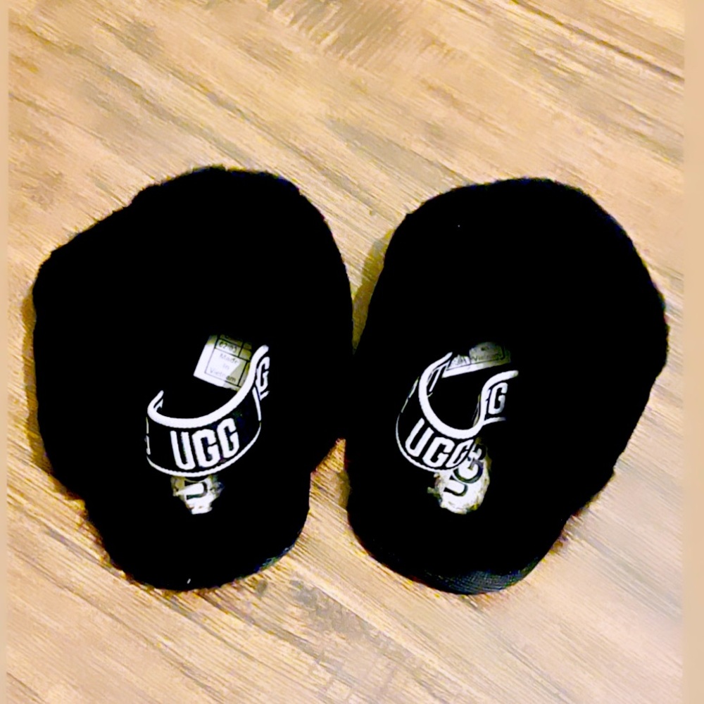 - UGG Slide Sandal